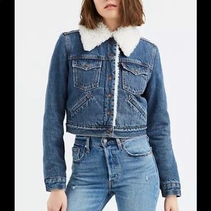 Levi’s Sherpa cropped trucker jacket